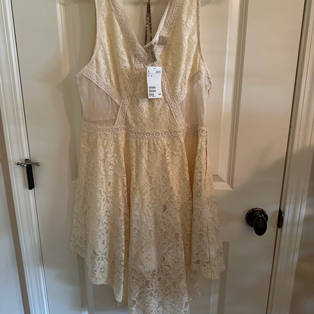 H&M Cream Lace Sleeveless Dress